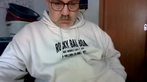 lover010983 online show from 7, 1, 2026