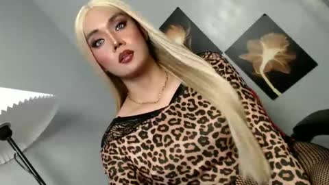 lovers moon22 online show from 27, 3, 2026