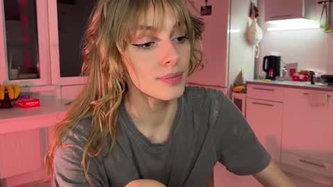 lovesstation online show from 28, 1, 2025