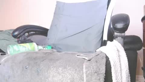 lovetobeused online show from 28, 11, 2025