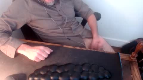 Snapshot of lreed090 chatting on 21, 5, 2026 lreed090 online show from 21, 5, 2026