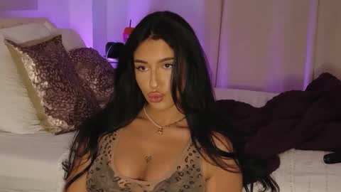 Luana Dess online show from 11, 5, 2026