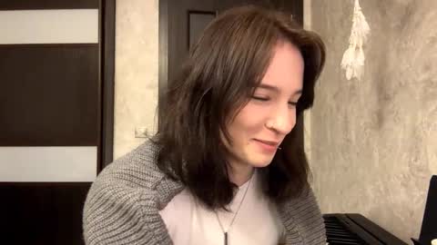 Snapshot of luannmaixner chatting on 4, 12, 2025 luannmaixner online show from 4, 12, 2025