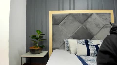 luca_morettii online show from 17, 10, 2025