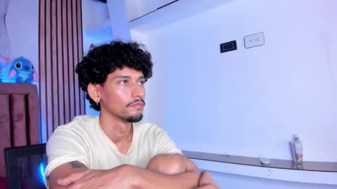 Snapshot of luca_wollf chatting on 1, 12, 2025 Luca online show from 1, 12, 2025