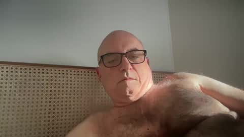 lucas10004 online show from 4, 12, 2025