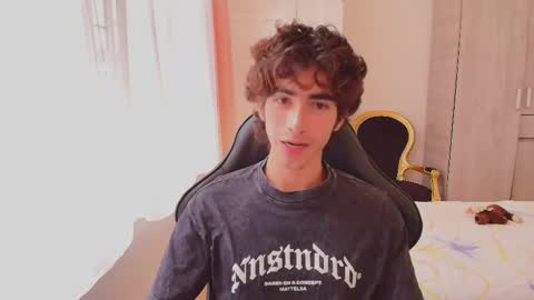 Snapshot of lucas_xo chatting on 6, 10, 2025 lucas_xo online show from 6, 10, 2025