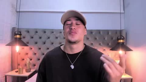 luccagrey online show from 7, 11, 2025