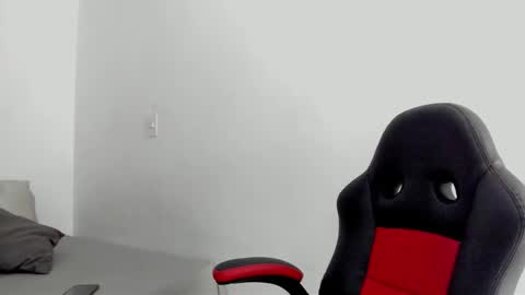 Snapshot of luccylee chatting on 23, 12, 2024 online show from 23, 12, 2024