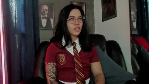 Snapshot of luccylee chatting on 12, 10, 2025 online show from 12, 10, 2025