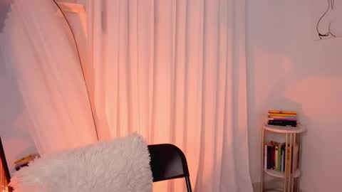 Lucia online show from 1, 2, 2025