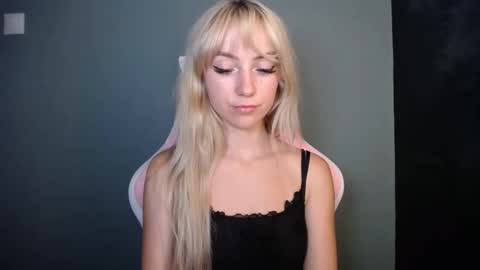 Snapshot of luciacam20 chatting on 2, 6, 2026 Lucy online show from 2, 6, 2026
