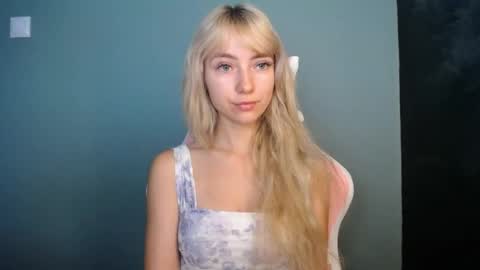 Snapshot of luciacam20 chatting on 6, 6, 2026 Lucy online show from 6, 6, 2026