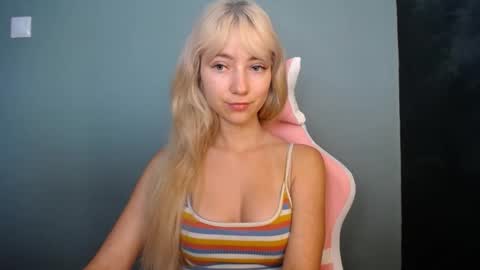 Snapshot of luciacam20 chatting on 7, 6, 2026 Lucy online show from 7, 6, 2026