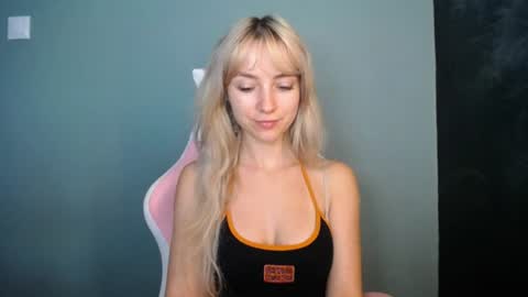 Snapshot of luciacam20 chatting on 9, 6, 2026 Lucy online show from 9, 6, 2026