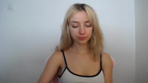 Snapshot of luciacam20 chatting on 18, 7, 2026 Lucy online show from 18, 7, 2026