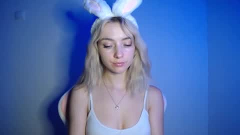 Snapshot of luciacam20 chatting on 24, 7, 2026 Lucy online show from 24, 7, 2026