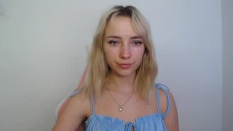 Snapshot of luciacam20 chatting on 25, 7, 2026 Lucy online show from 25, 7, 2026