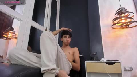 Snapshot of lucian_davi chatting on 12, 12, 2024 Pirulo online show from 12, 12, 2024