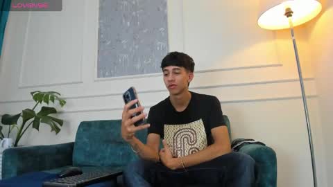 Snapshot of lucian_davi chatting on 3, 1, 2025 Pirulo online show from 3, 1, 2025