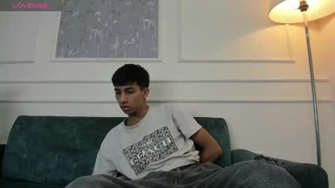 Snapshot of lucian_davi chatting on 4, 3, 2025 Pirulo online show from 4, 3, 2025