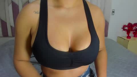 instagram luciana417  online show from 8, 3, 2025