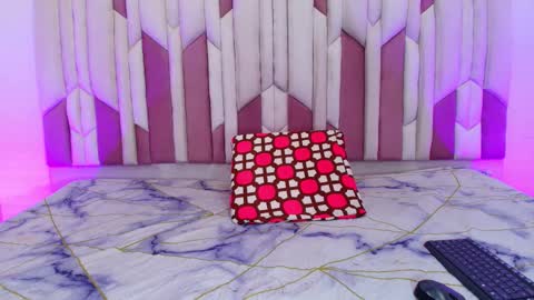 instagram luciana417  online show from 15, 10, 2025