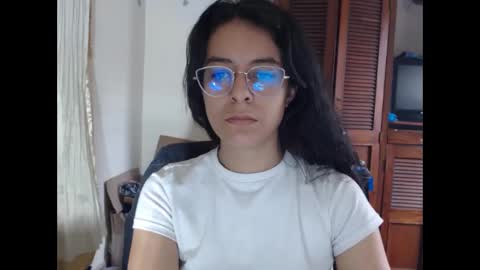 Snapshot of luciana_louiex chatting on 22, 12, 2024 Madelyne online show from 22, 12, 2024
