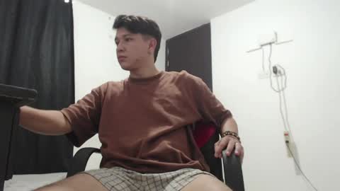 Snapshot of lucifeeer_666 chatting on 26, 4, 2026 Fernando online show from 26, 4, 2026