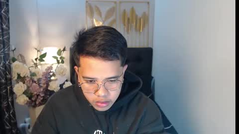 Luciferhotcum online show from 3, 2, 2025