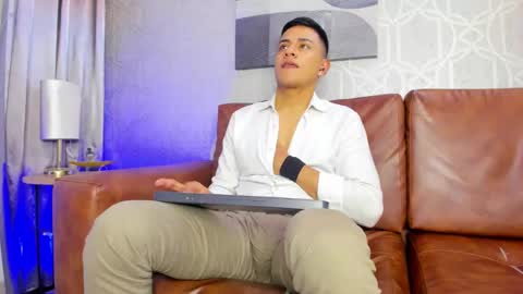 Snapshot of lucii_fer_ chatting on 31, 12, 2024 Leo online show from 31, 12, 2024