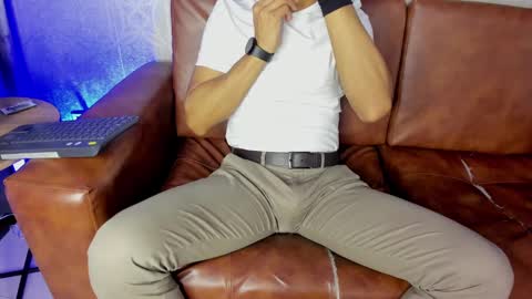 Snapshot of lucii_fer_ chatting on 24, 1, 2025 Leo online show from 24, 1, 2025