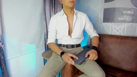 Snapshot of lucii_fer_ chatting on 28, 1, 2025 Leo online show from 28, 1, 2025
