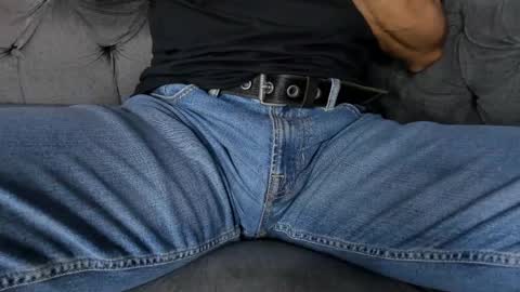 Snapshot of lucii_fer_ chatting on 17, 2, 2025 Leo online show from 17, 2, 2025