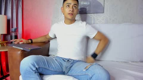 Snapshot of lucii_fer_ chatting on 27, 2, 2025 Leo online show from 27, 2, 2025