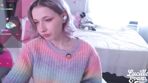 Lucy UwU online show from 5, 2, 2026