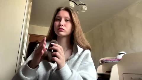 Snapshot of lucindascercy chatting on 14, 4, 2026 Maya online show from 14, 4, 2026