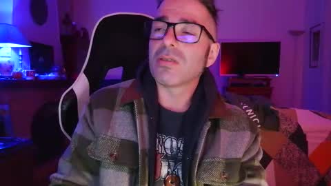 Snapshot of luckydrakex chatting on 28, 10, 2025 Lucky online show from 28, 10, 2025