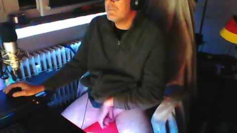 Snapshot of luckyfreak1 chatting on 13, 6, 2026 call me Stefan online show from 13, 6, 2026