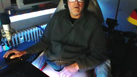 Snapshot of luckyfreak1 chatting on 14, 6, 2026 call me Stefan online show from 14, 6, 2026