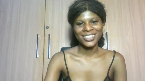 Snapshot of luckymadequeen chatting on 4, 7, 2026 Gloria online show from 4, 7, 2026