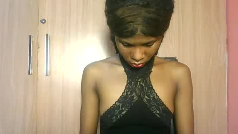 Snapshot of luckymadequeen chatting on 4, 7, 2026 Gloria online show from 4, 7, 2026