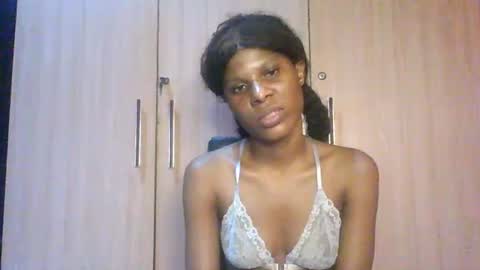 Snapshot of luckymadequeen chatting on 22, 7, 2026 Gloria online show from 22, 7, 2026