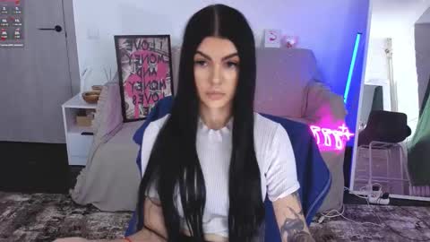 Monika online show from 10, 11, 2025