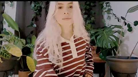 luckysapphire777 online show from 2, 11, 2025