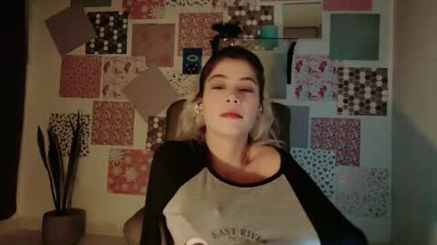 luckysapphire777 online show from 9, 11, 2025