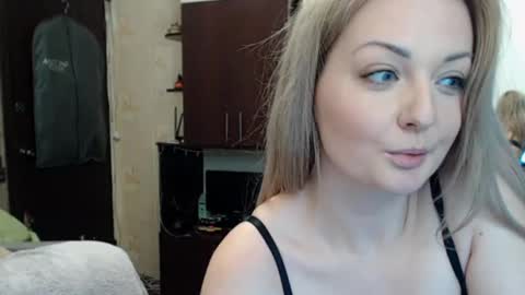 Snapshot of luckyshotgirl chatting on 23, 1, 2025 LuckyShot online show from 23, 1, 2025