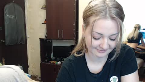 Snapshot of luckyshotgirl chatting on 11, 2, 2025 LuckyShot online show from 11, 2, 2025