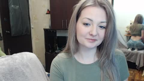 Snapshot of luckyshotgirl chatting on 5, 3, 2025 LuckyShot online show from 5, 3, 2025