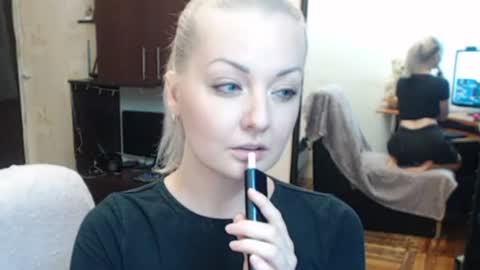 Snapshot of luckyshotgirl chatting on 14, 7, 2026 LuckyShot online show from 14, 7, 2026
